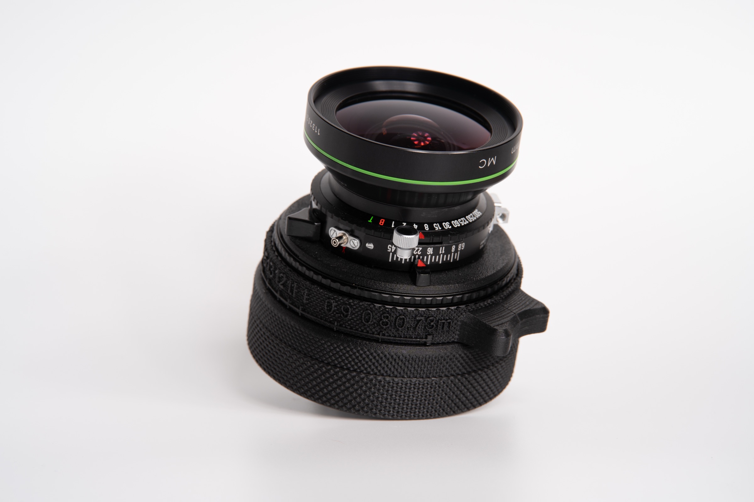 Rodenstock Grandagon 90 mm f/6.8 — the longest lens in the O.ZONE lineup, in three-quarter view with the front element visible